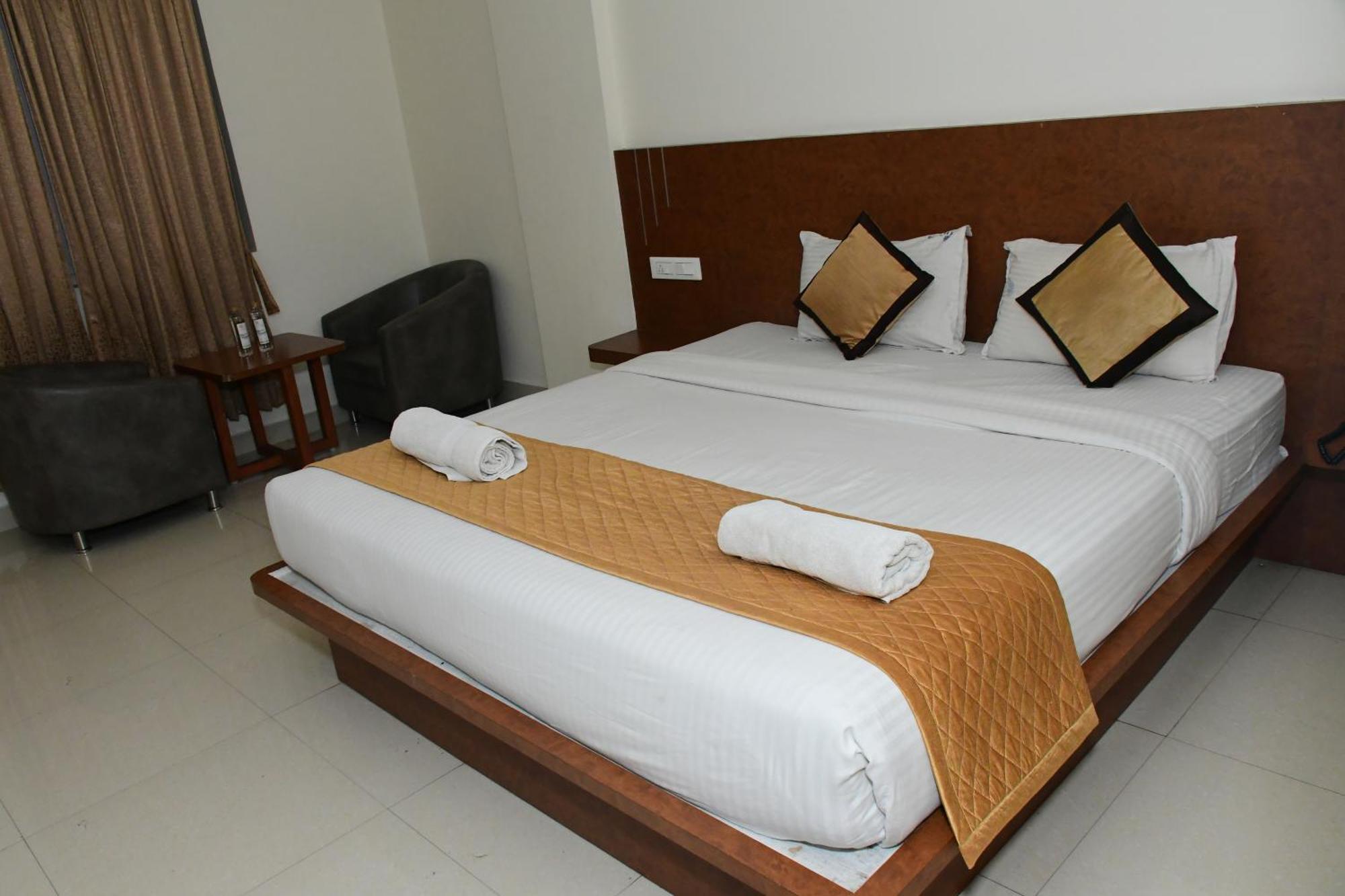 Hotel Sai Vihaar &