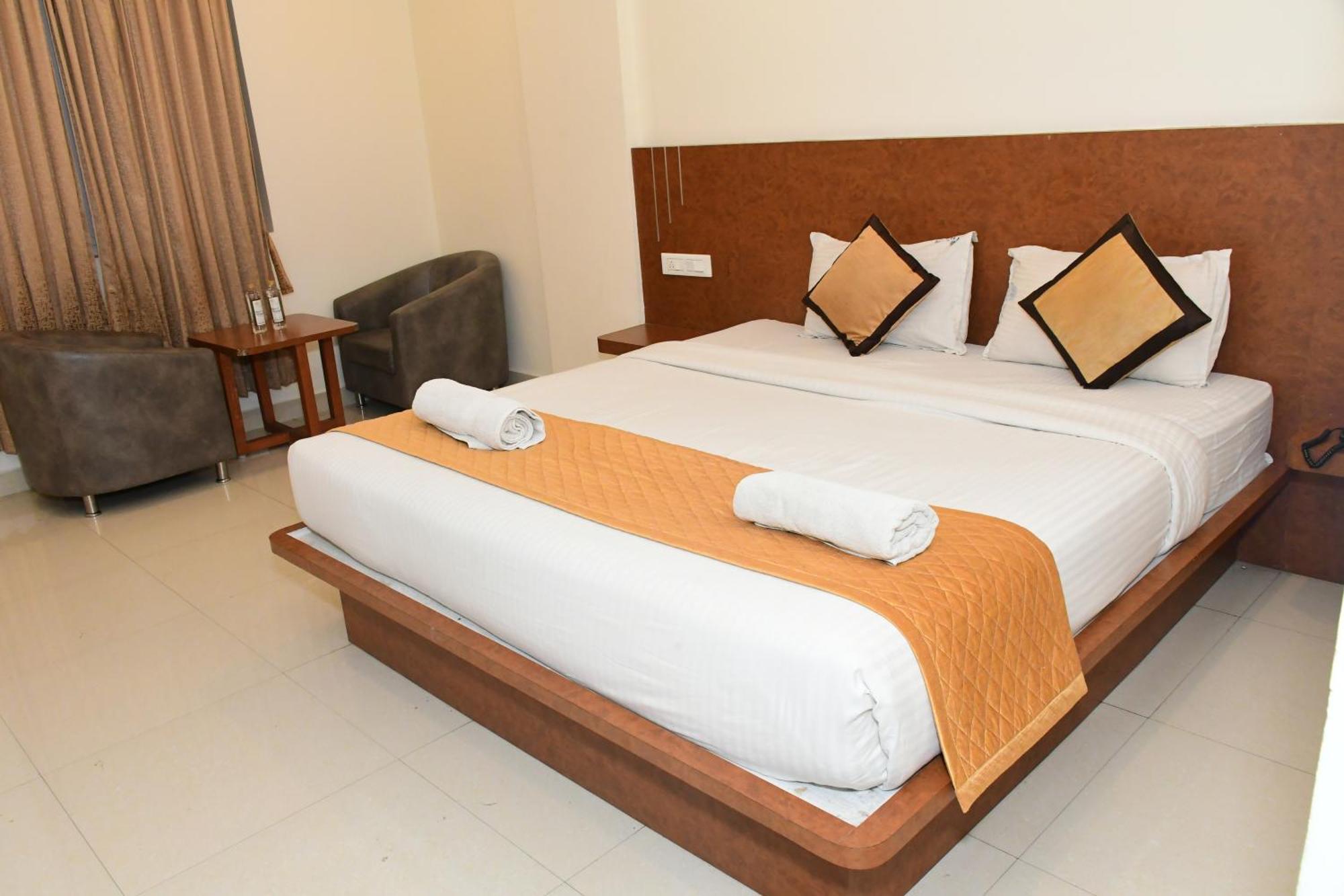 Sai Vihaar & Hotel