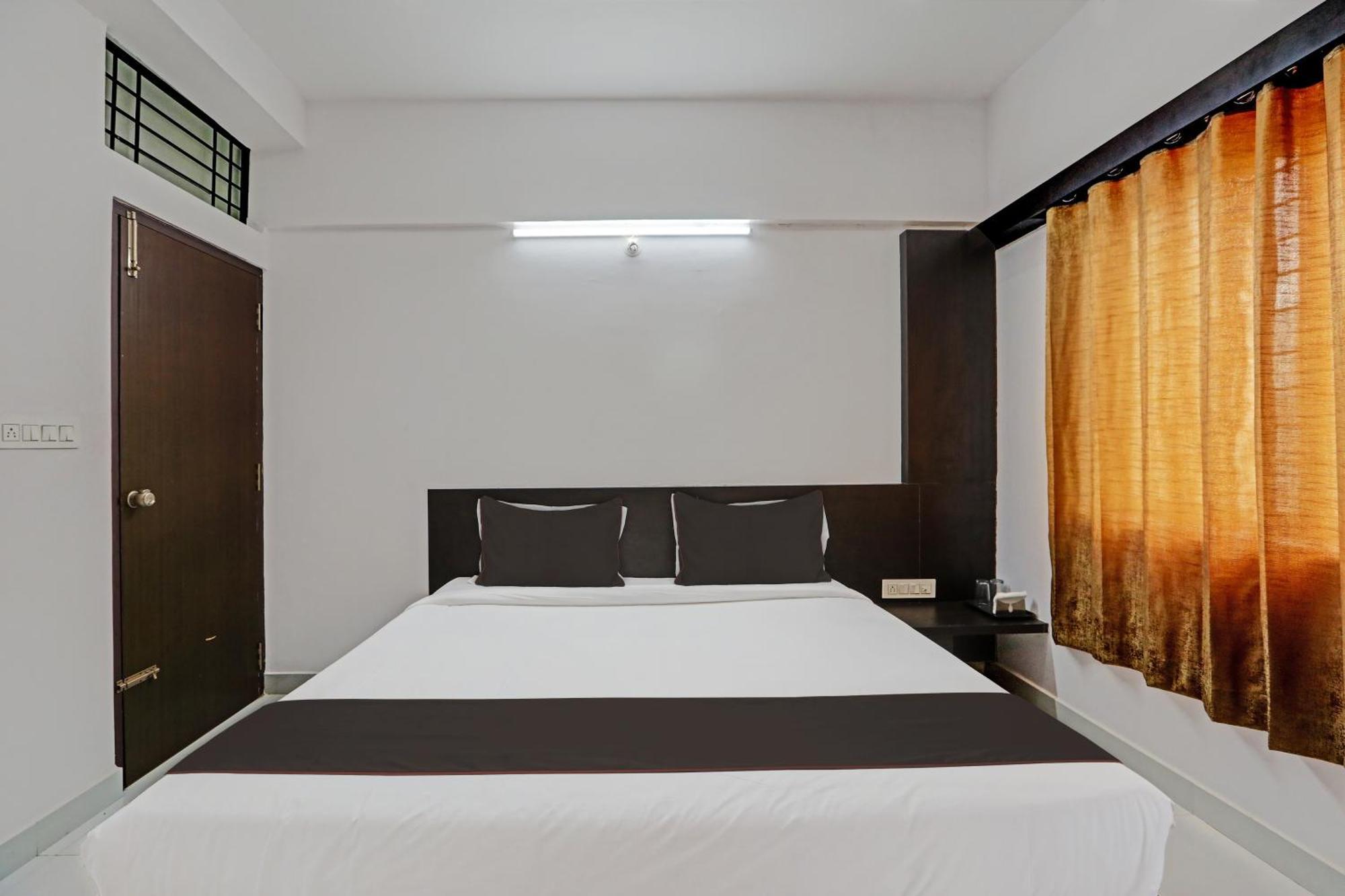 Collection O Emara Grand 3* Mysore