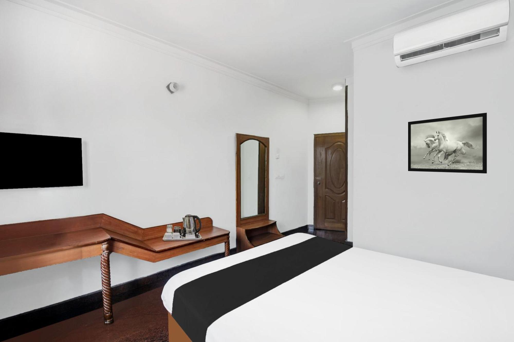 Super Townhouse Centre Formerly Mahendra Hotel