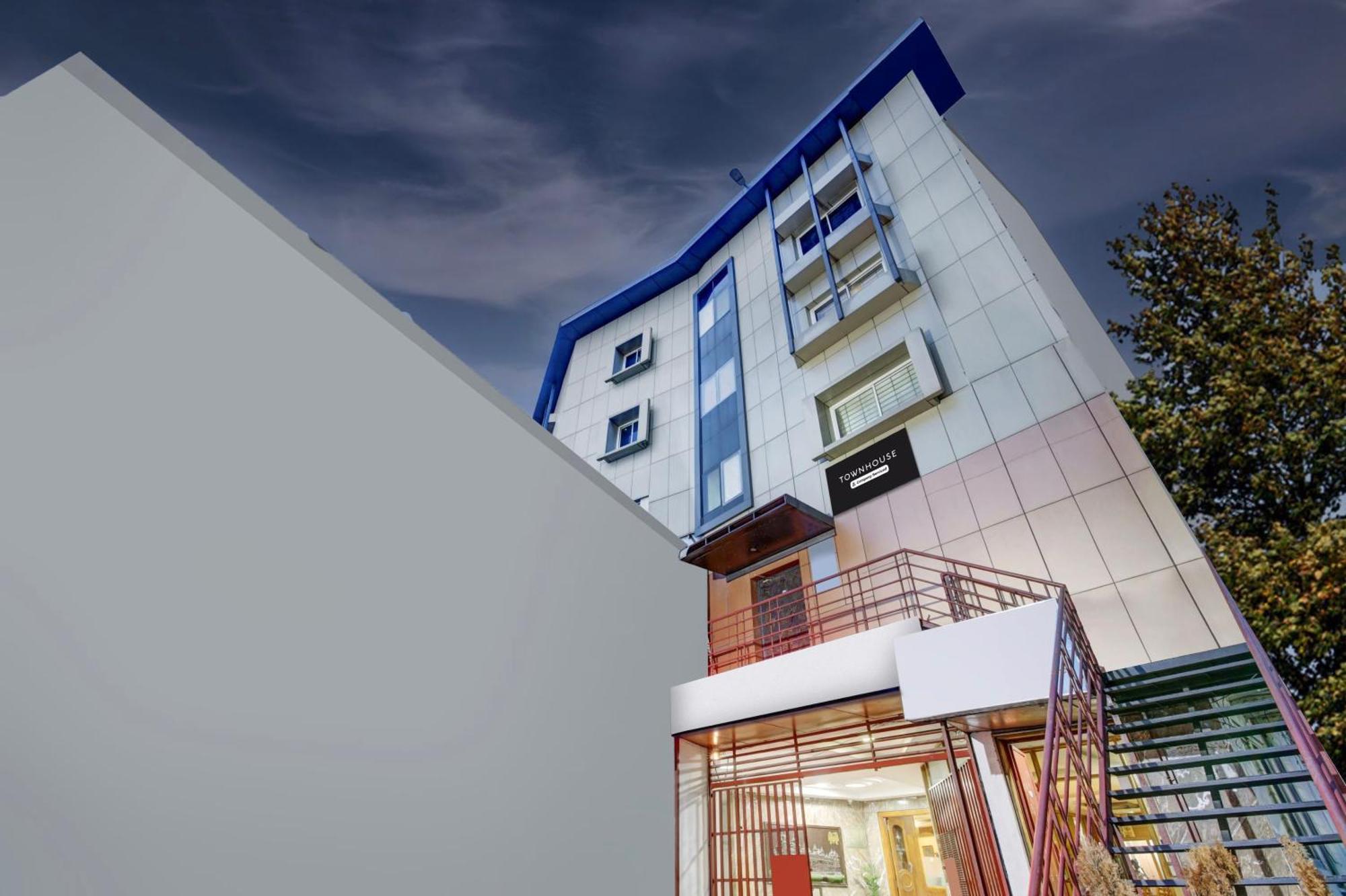 Hotel Super Townhouse Centre Formerly Mahendra Mysore