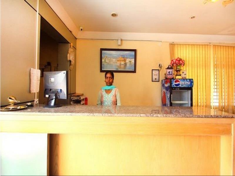 Bed & Breakfast Suvarna Residency