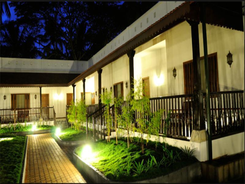 Oriole Hotel 3*