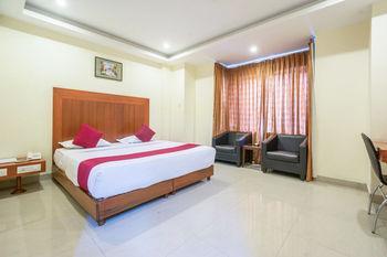 Hotel Zo Junction Railway Station