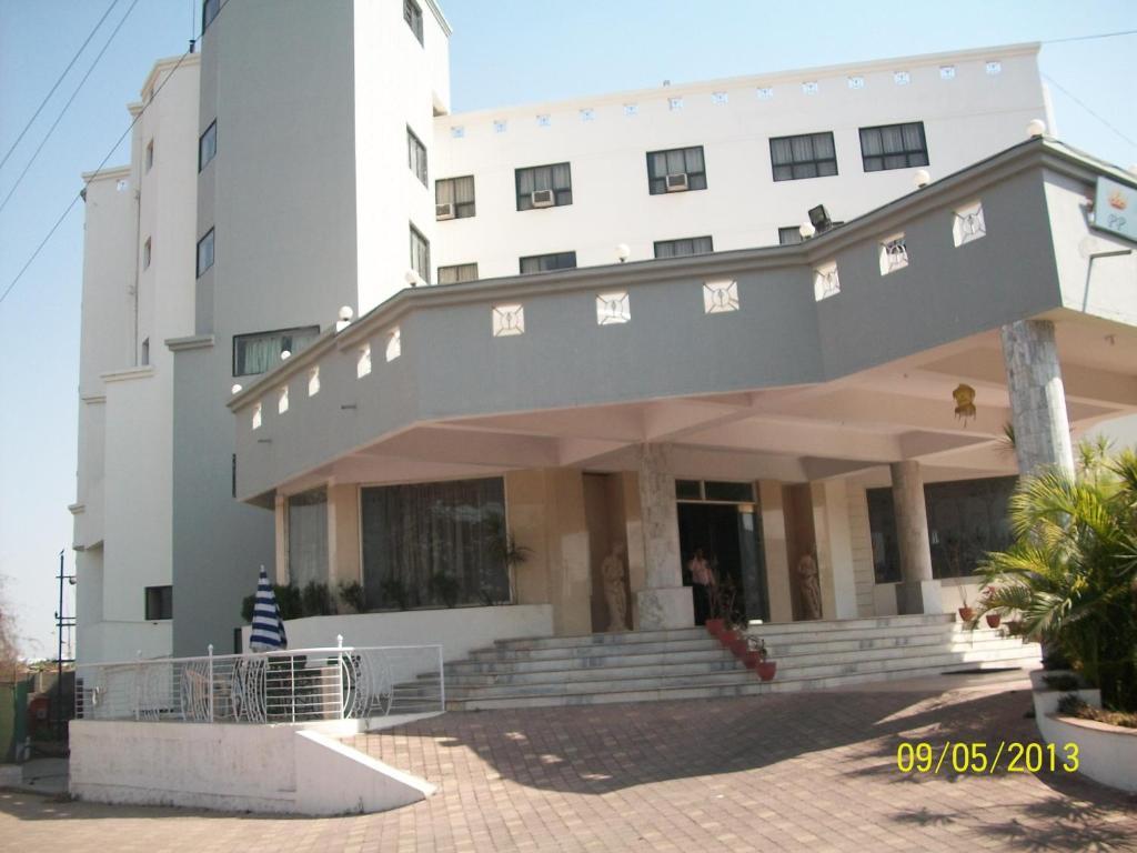 Palace Plaza 3*
