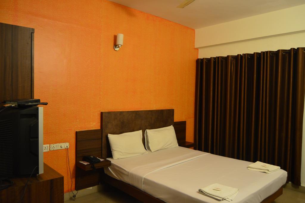 Hotel Qik @ S.k. Continental Mysore