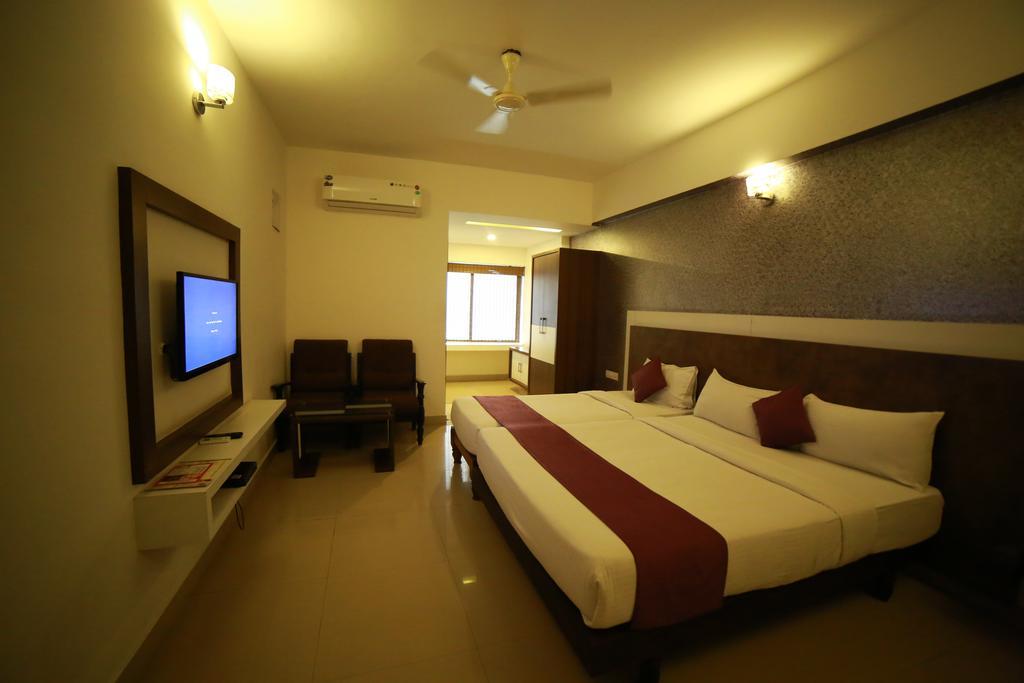Qik @ S.k. Continental 2* Mysore