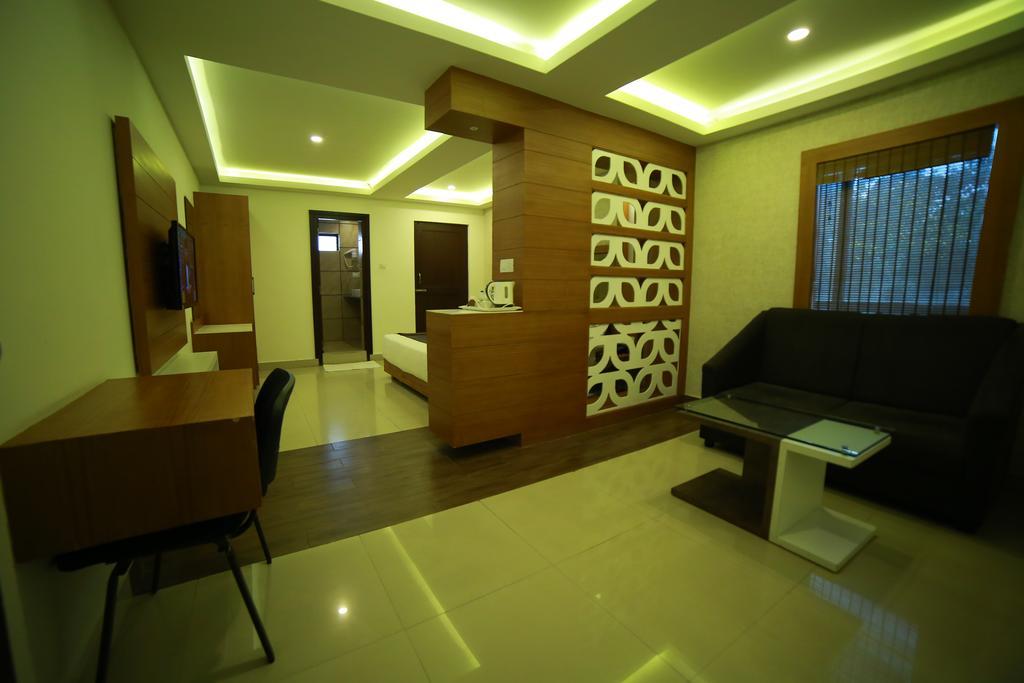 Qik @ S.k. Continental Hotel