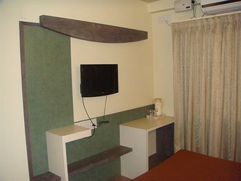 Mannars Residency