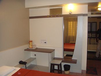 Mannars Residency Lodge