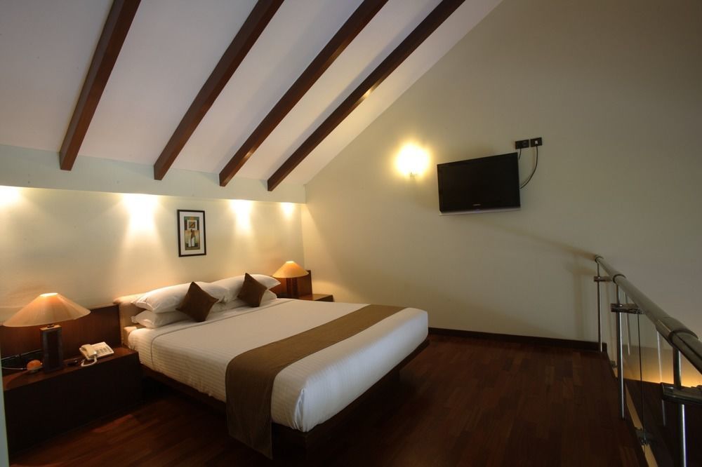 Silent Shores & Resort 4*