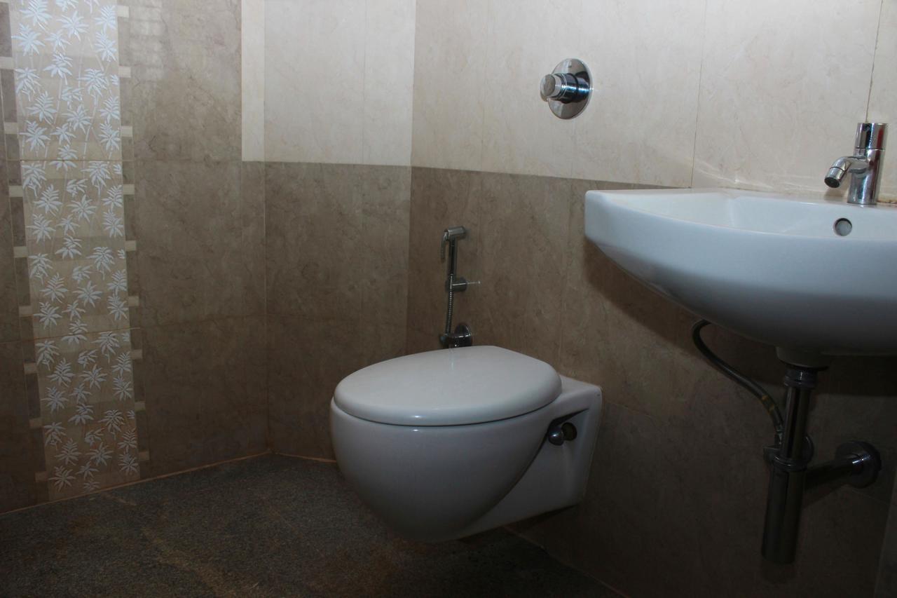 Hotel Oyo 1900 Olive Residency
