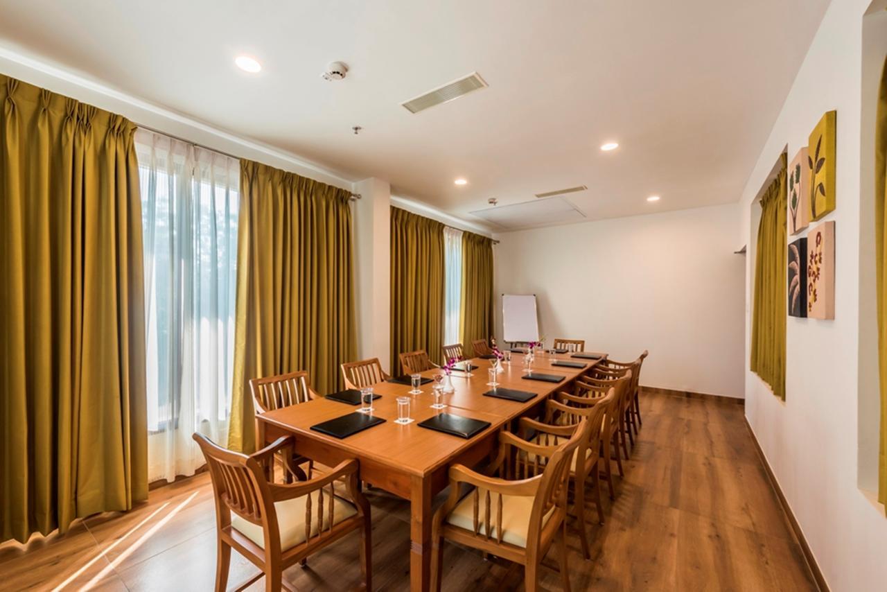 Hotel Regenta Herald 3*
