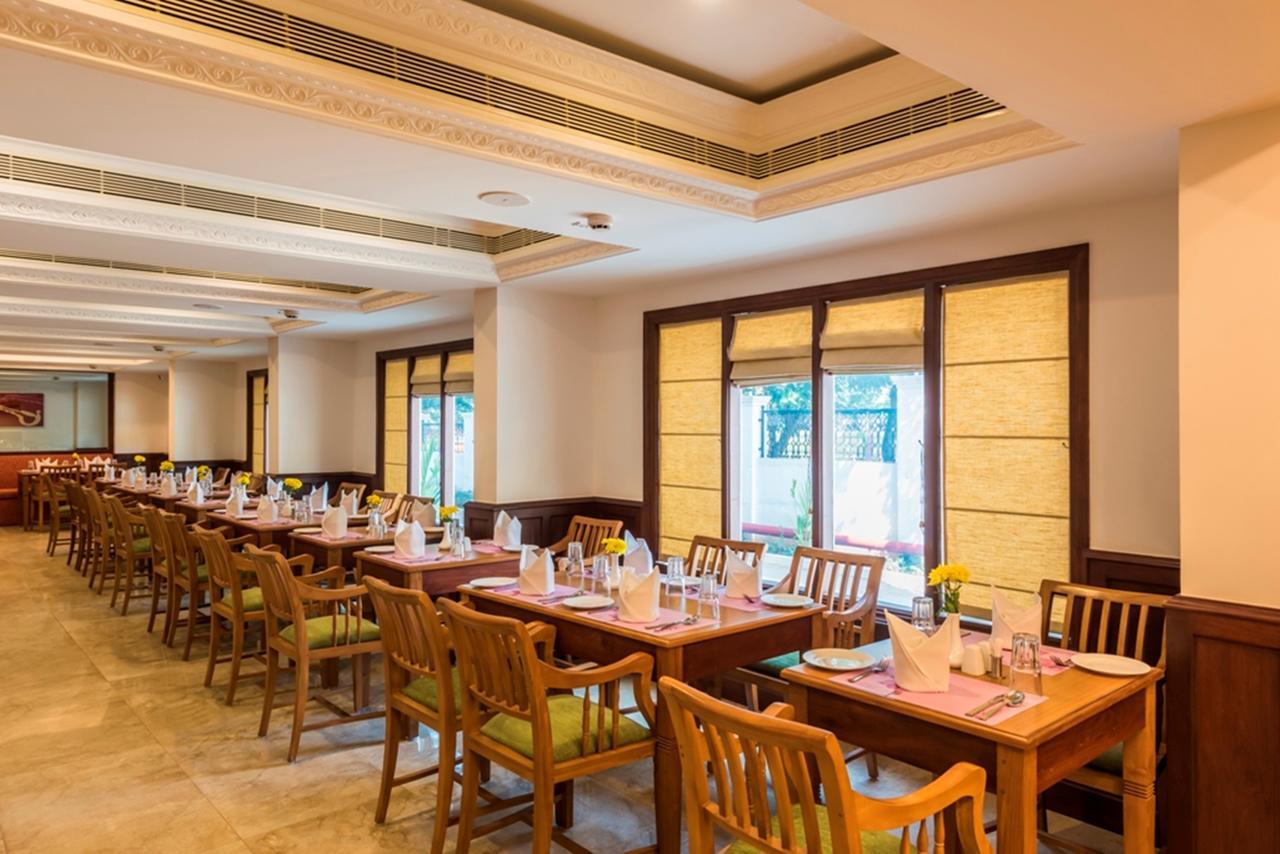 Hotel Regenta Herald 3*