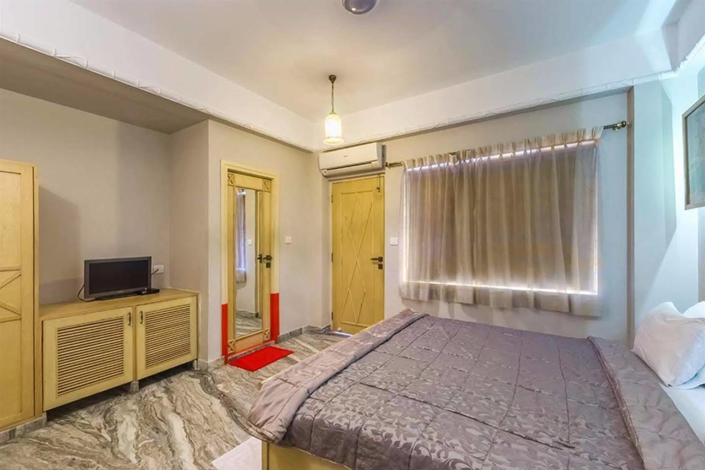 Treebo Komfort Suites, 3 Km From Palace