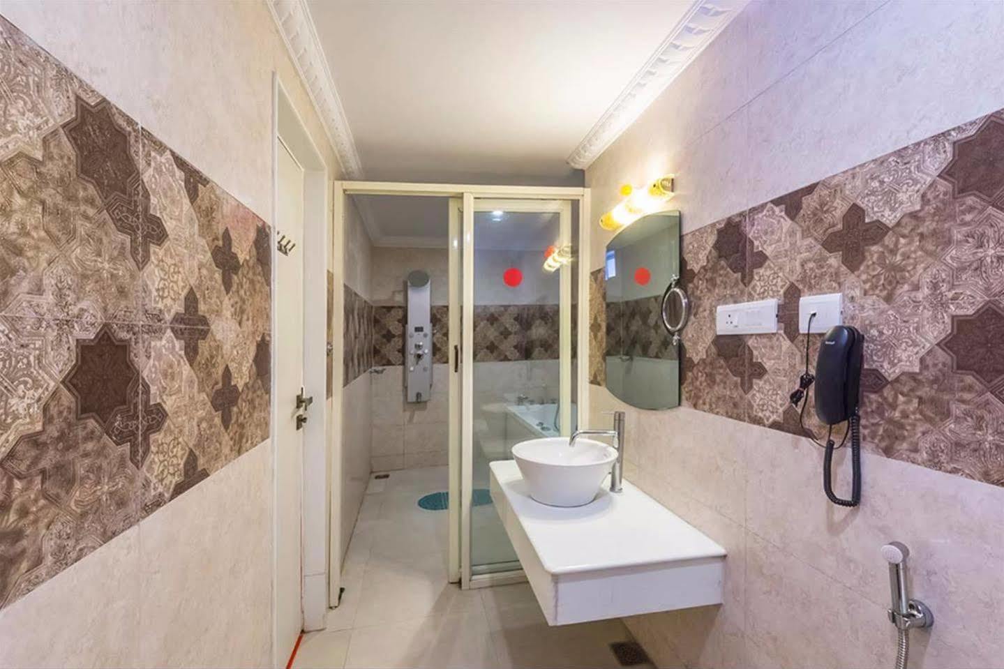 Hotel Treebo Komfort Suites, 3 Km From Palace Mysore