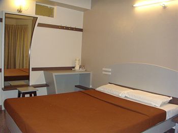 Mannars Residency *