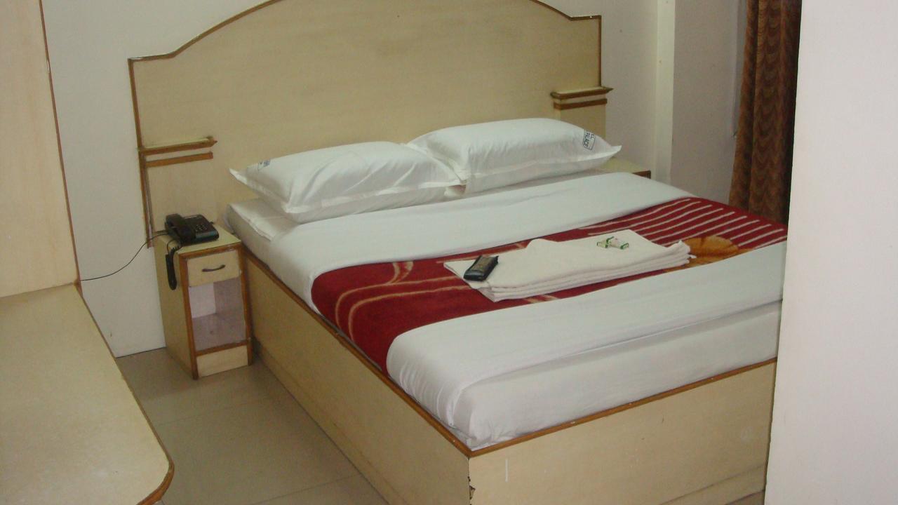 Ajantha Palace Hotel 2*