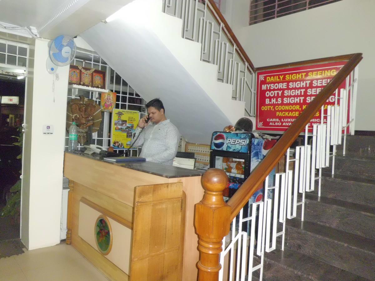 Ajantha Palace Hotel 2*