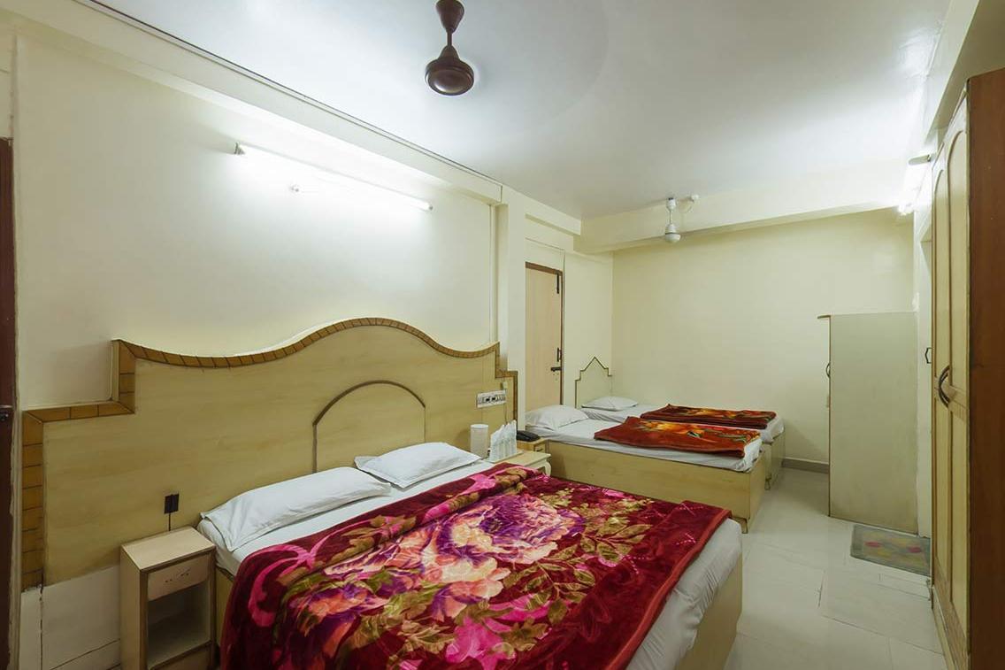 Ajantha Palace 2*
