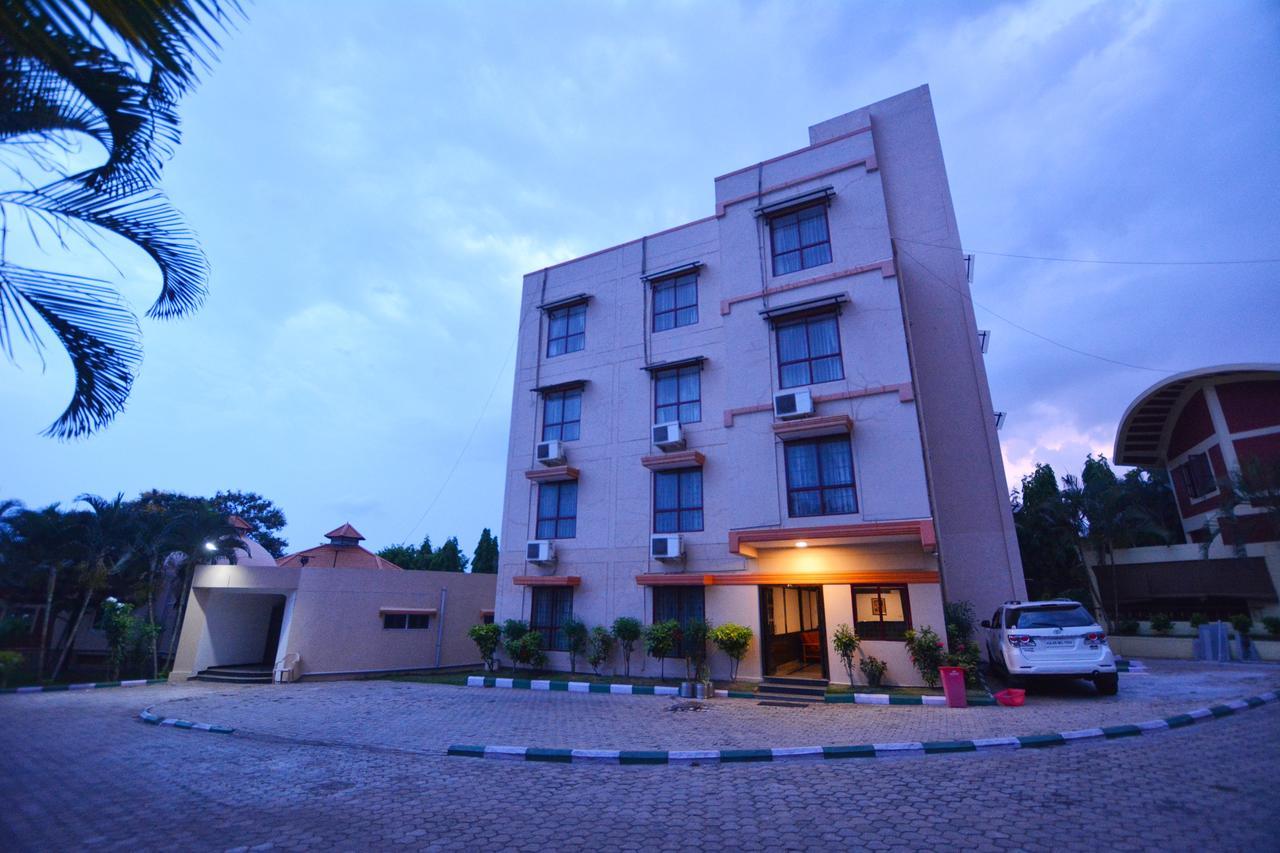 Grand Maurya And