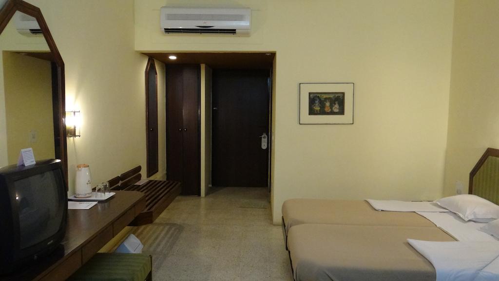 Paradise - Dasaprakash Group Hotel