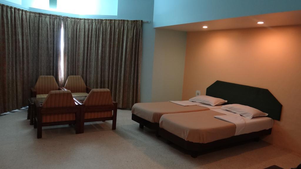 Hotel Paradise - Dasaprakash Group 3*