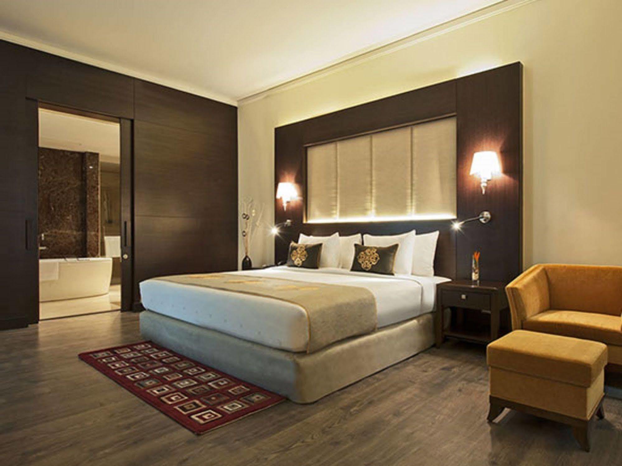 Radisson Blu Plaza Hotel Mysore