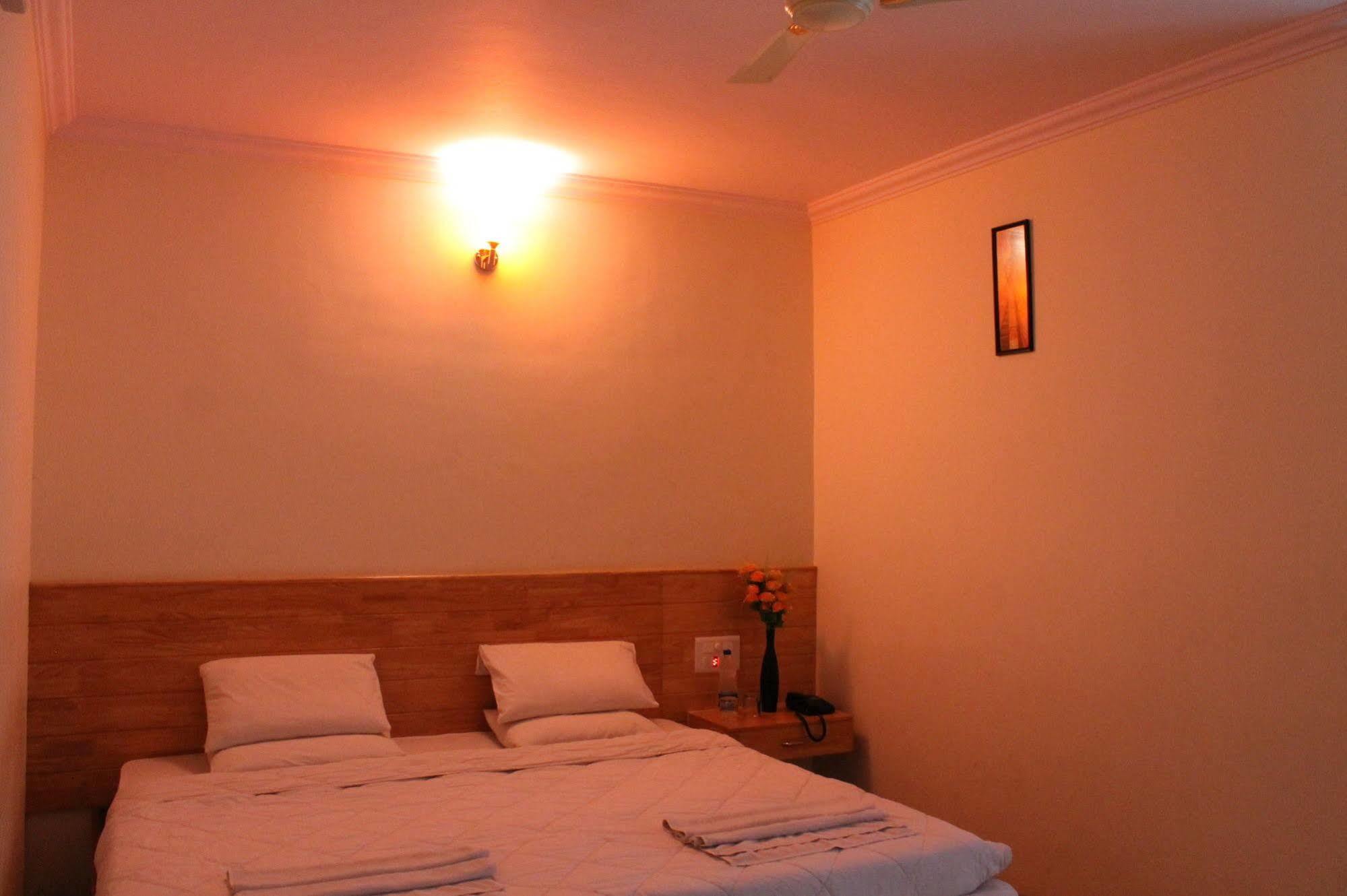 Oyo 1900 Olive Residency 2*