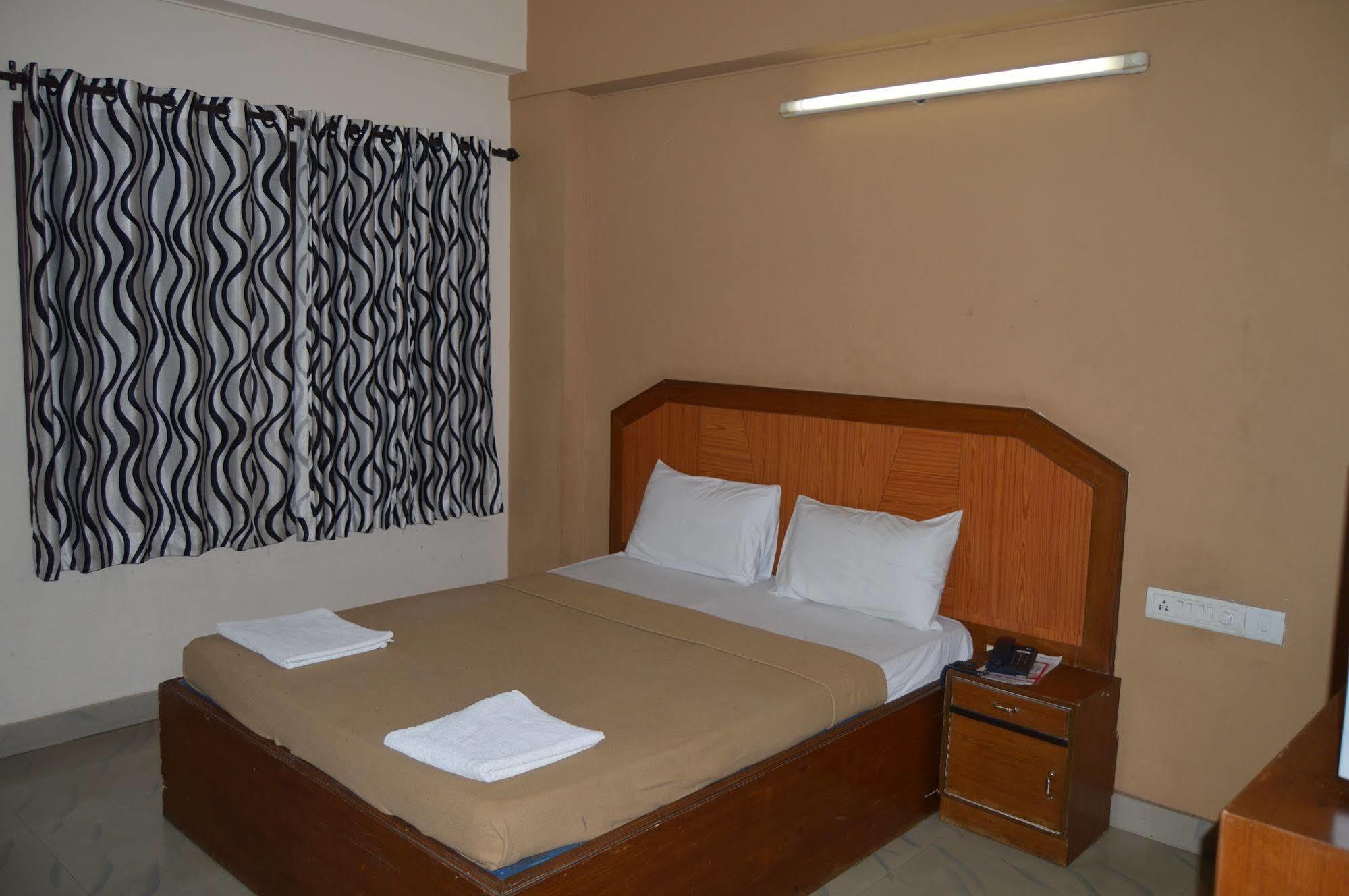 Qik @ S.k. Continental 2* Mysore