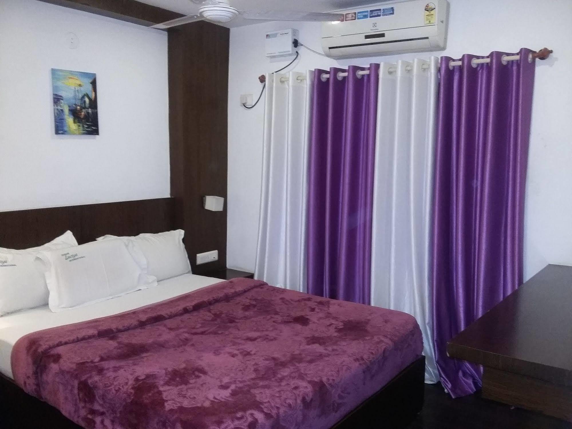 Luciya International Hotel 2*