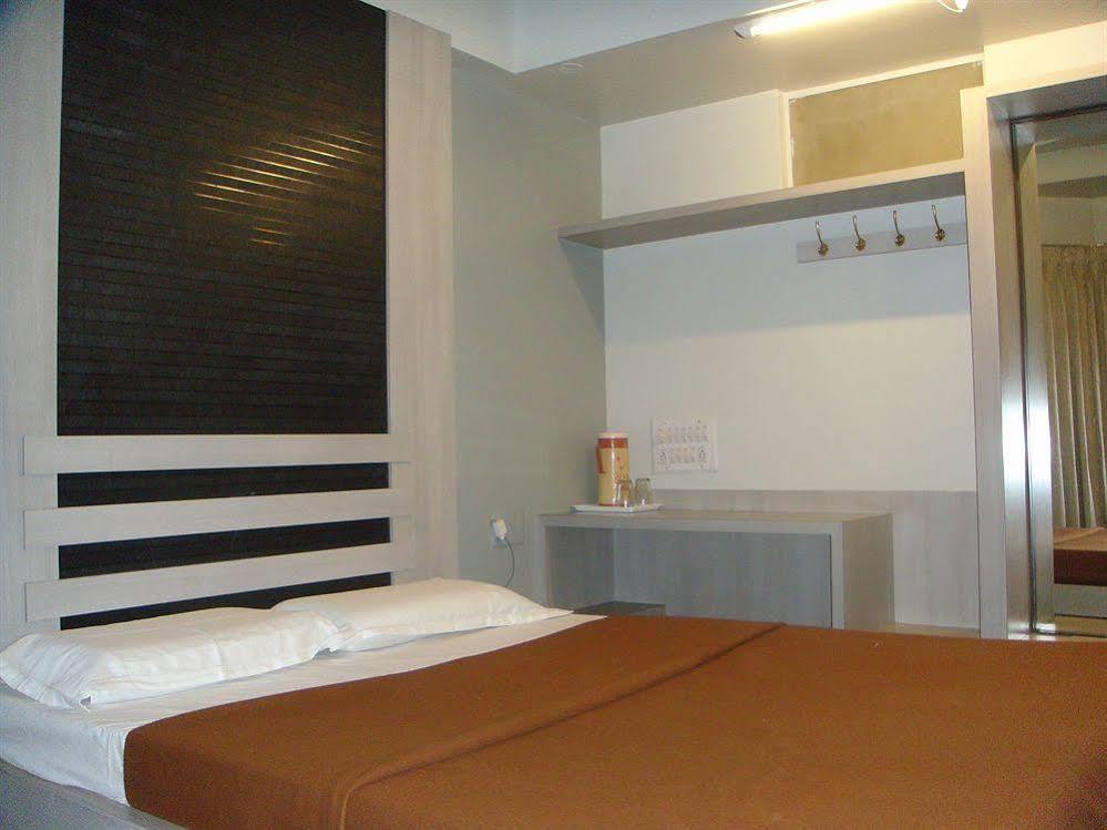 Mannars Residency Lodge Mysore