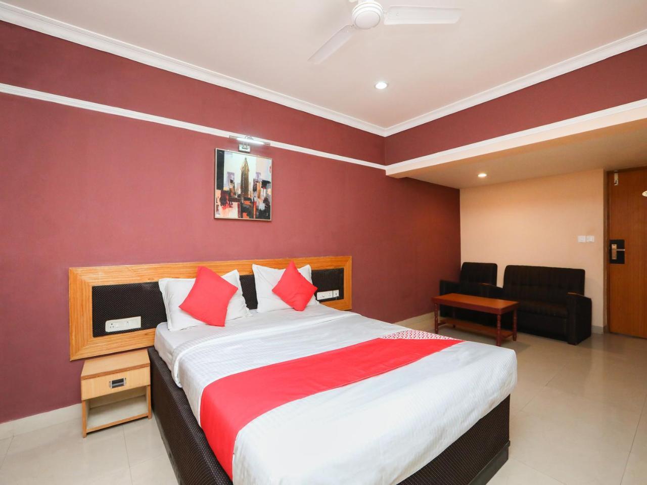 Hotel Oyo 18968 R R International