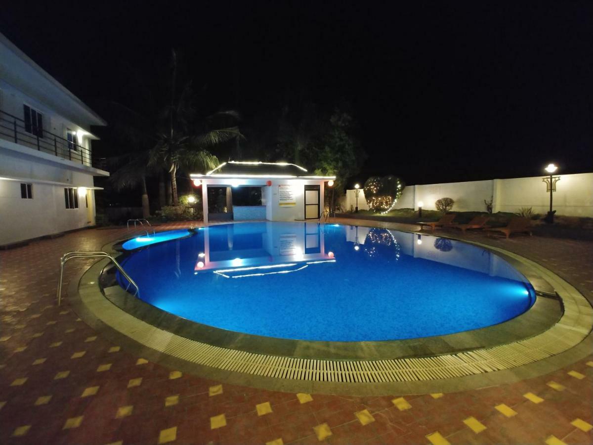 Resort The Cute