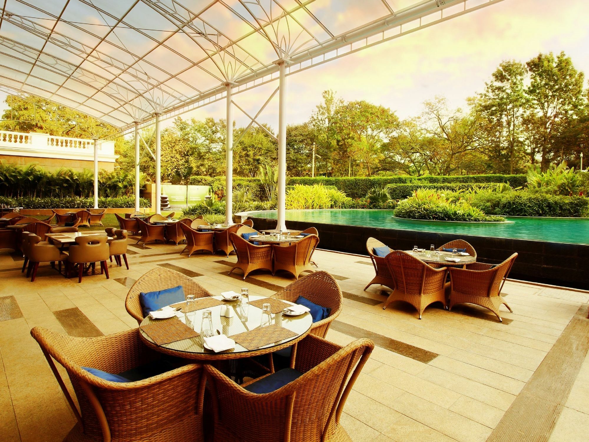 Radisson Blu Plaza 5*