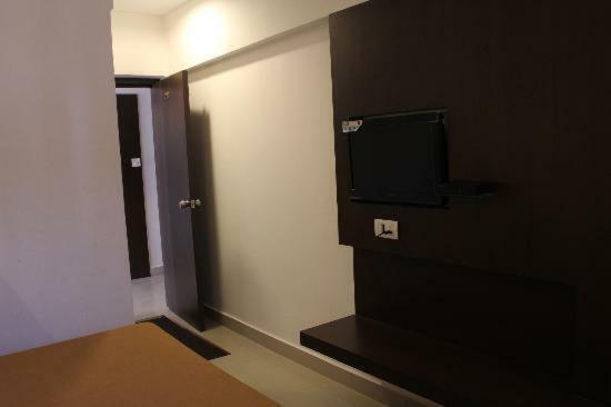 Hotel Aashraya *