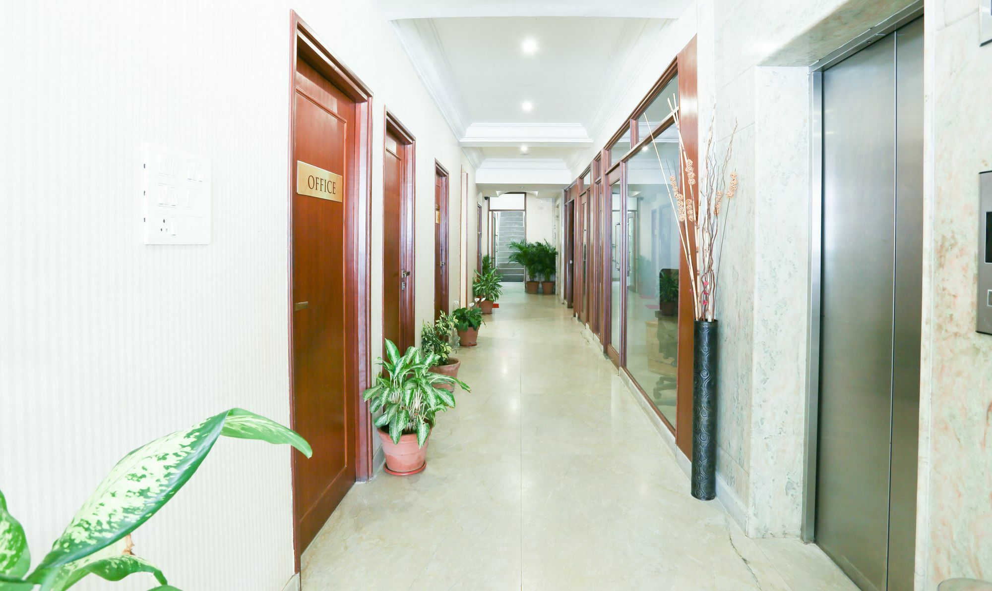 Treebo Komfort Suites, 3 Km From Palace 3* Mysore