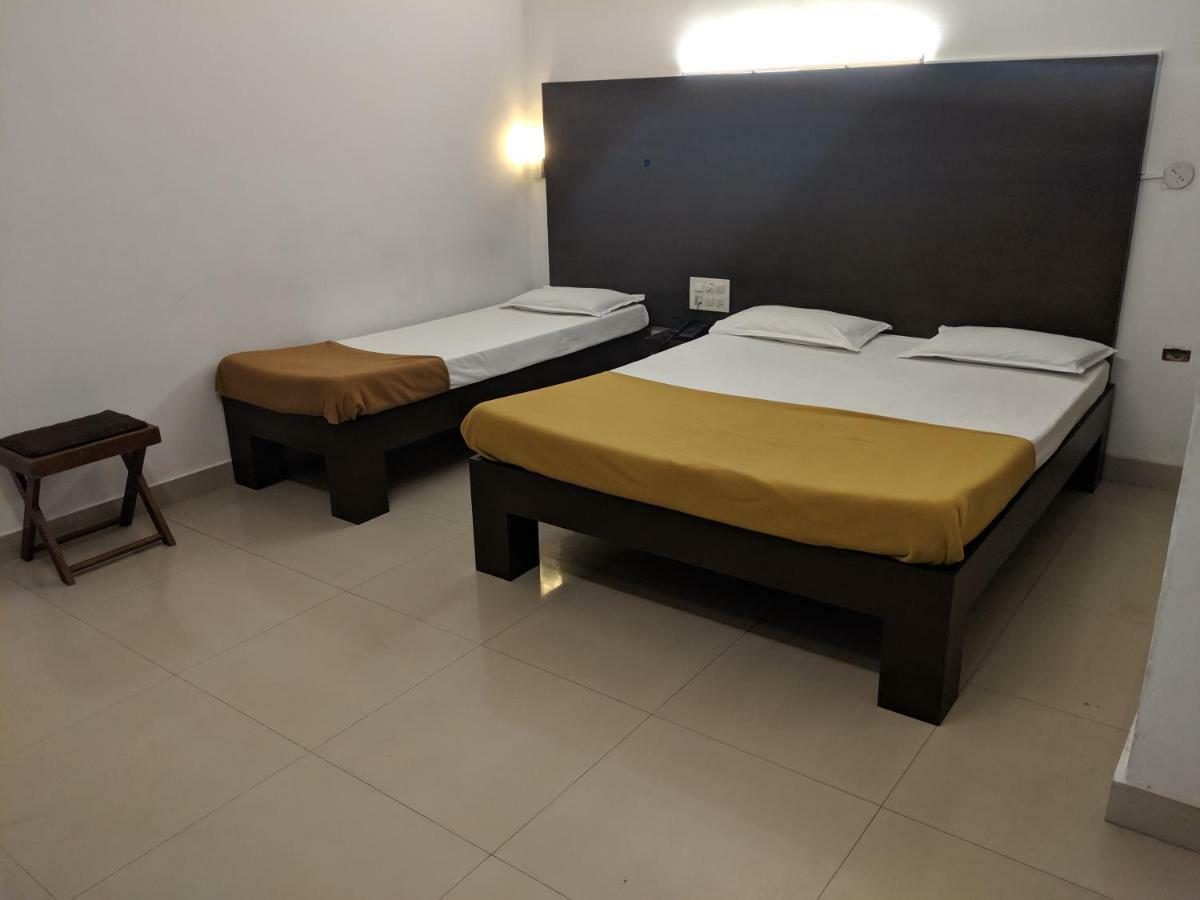 Aashraya Hotel