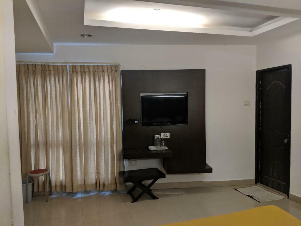 Hotel Aashraya *