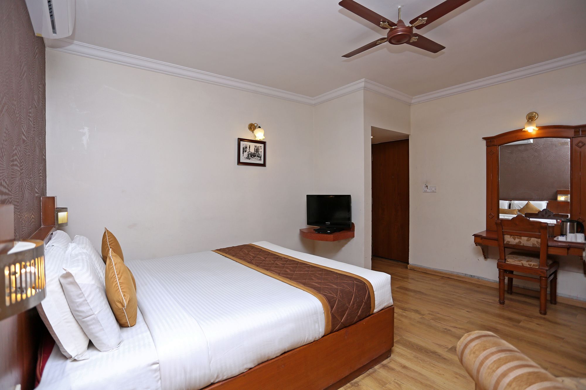 Hotel Oyo 9396 Maurya Residency