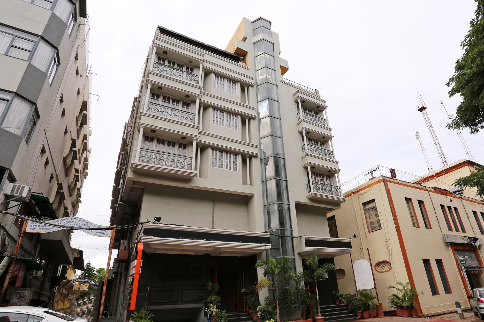 Hotel Oyo 9396 Maurya Residency Mysore
