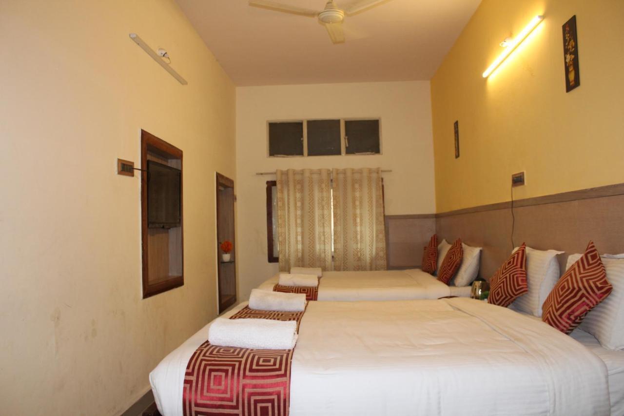 Hotel Kaveri 4*