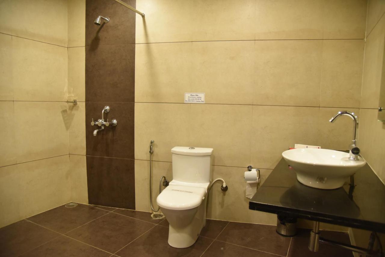 Grand Maurya And Hotel