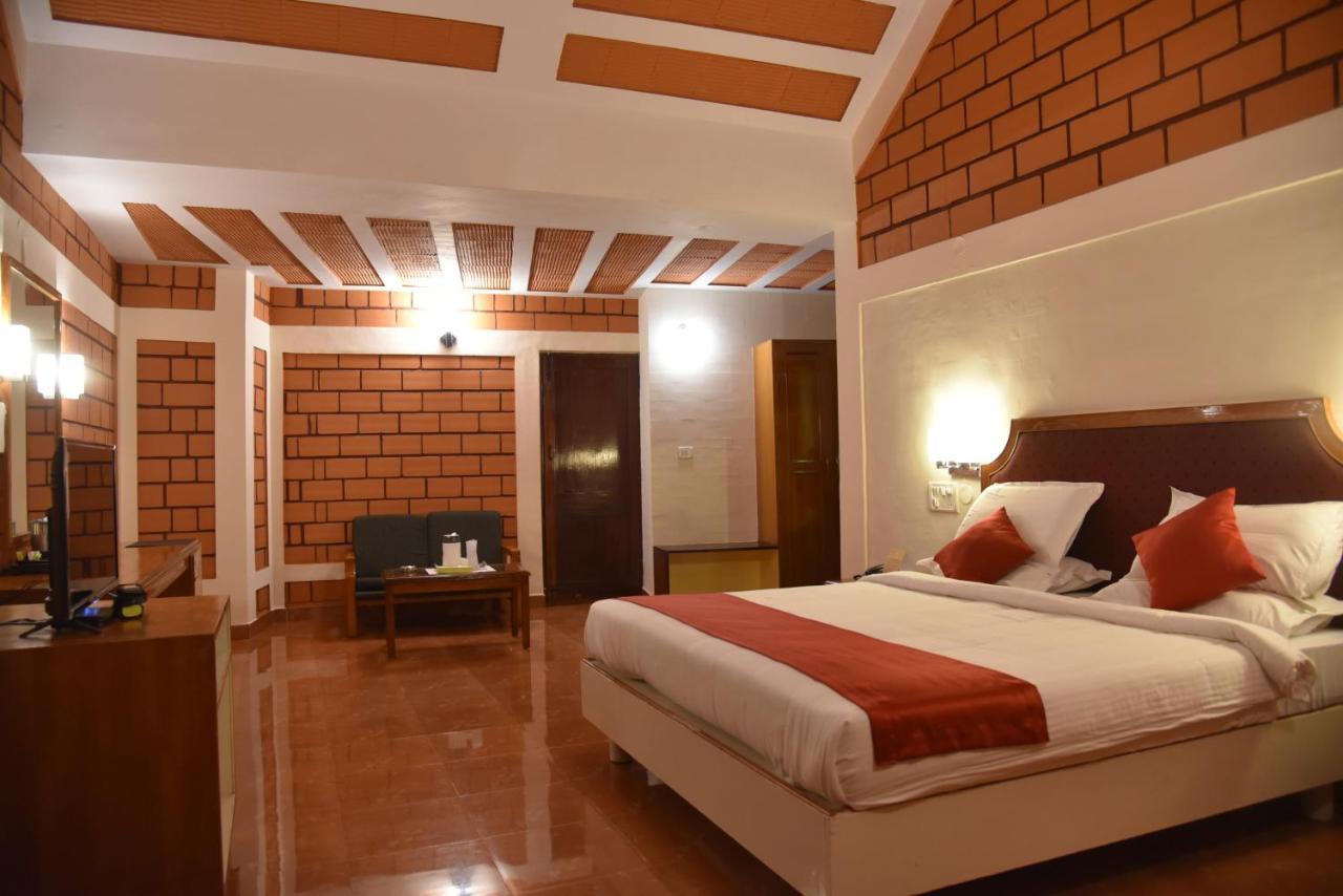 Hotel Grand Maurya And 3*