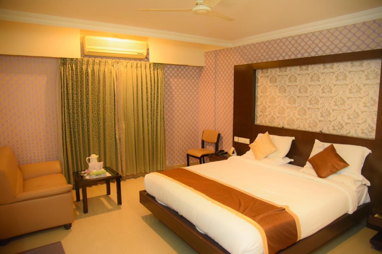 Grand Maurya And Hotel 3*