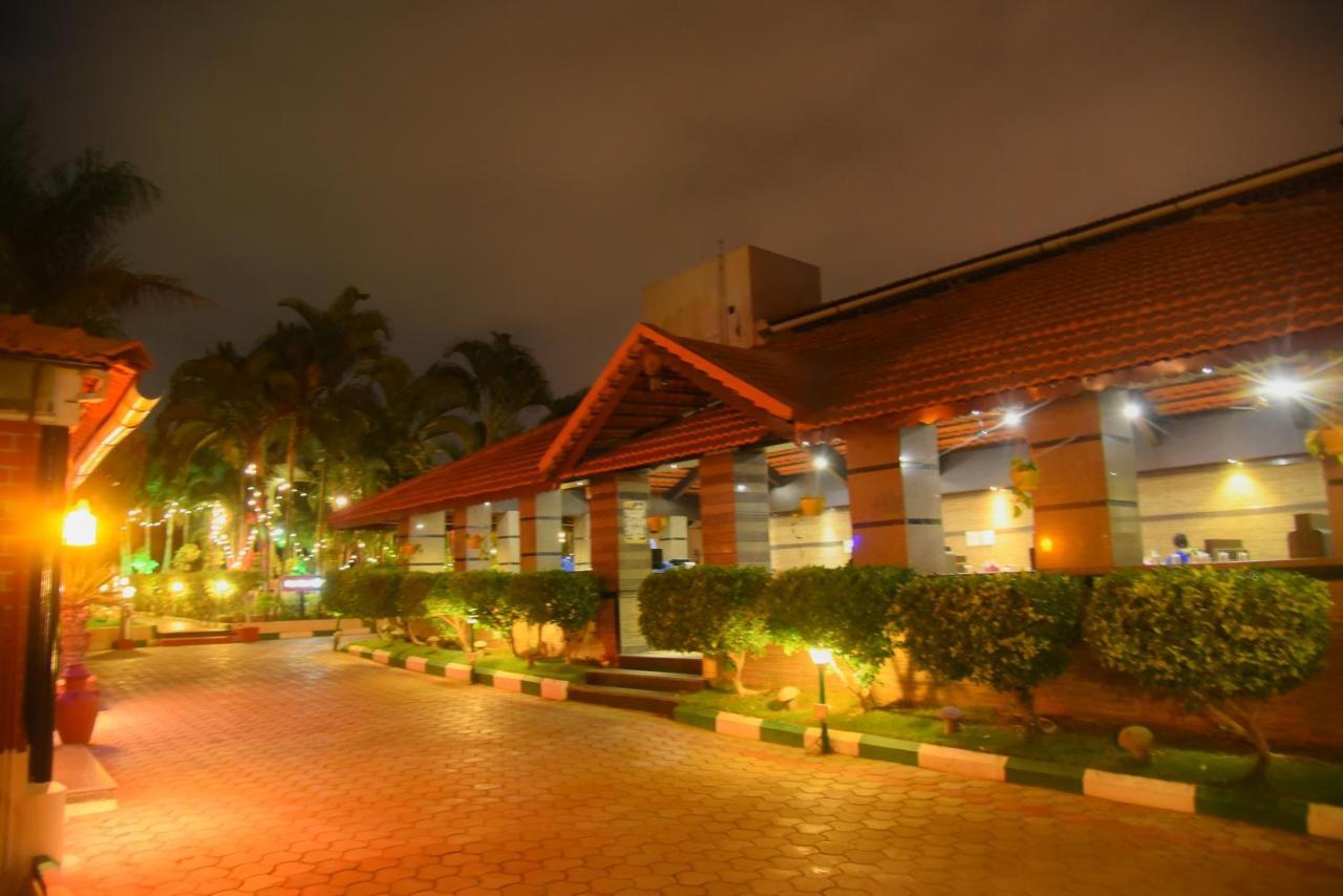 Hotel Grand Maurya And Mysore