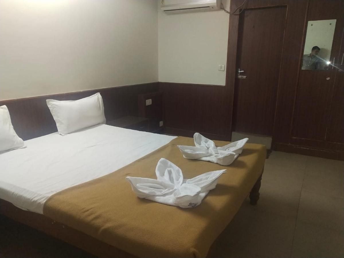 Rose Garden Hotel 2*
