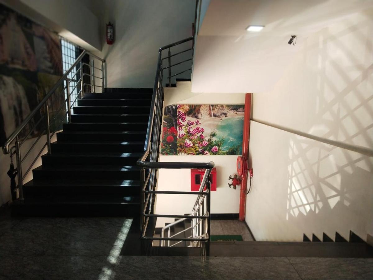 Rose Garden Hotel