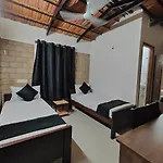 Minimal Poshtel