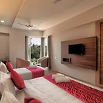 Lexus Inn